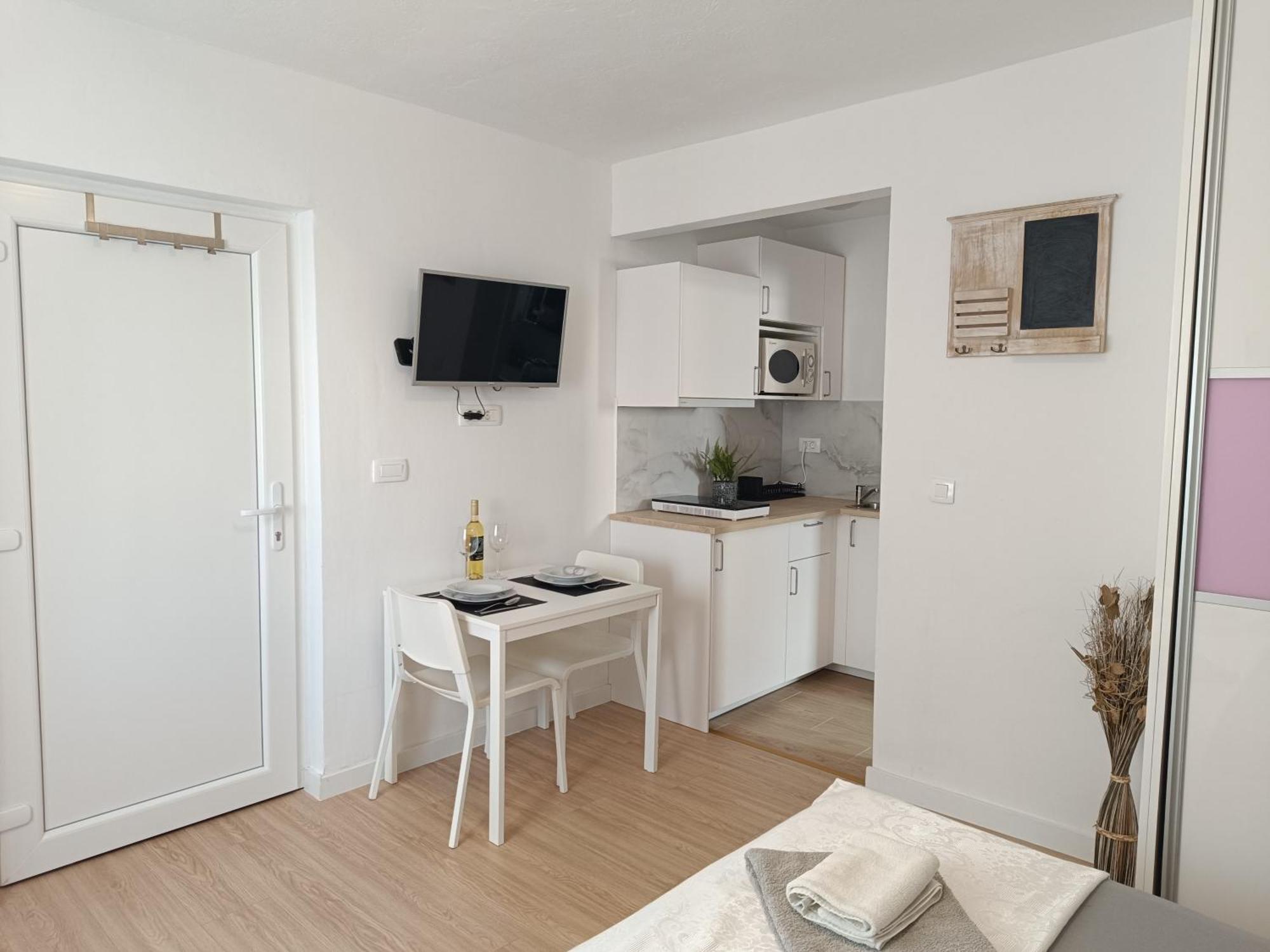 Studio Apartment 3E スプリト エクステリア 写真
